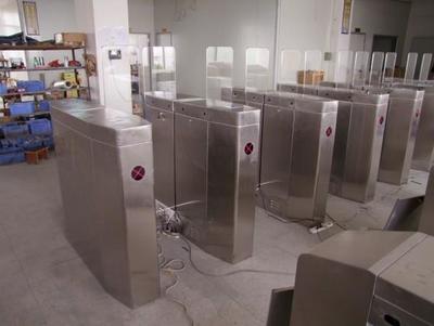 四川校园出入口机刷卡翼闸价格及供应解析——深圳市兴顺安科技销售部